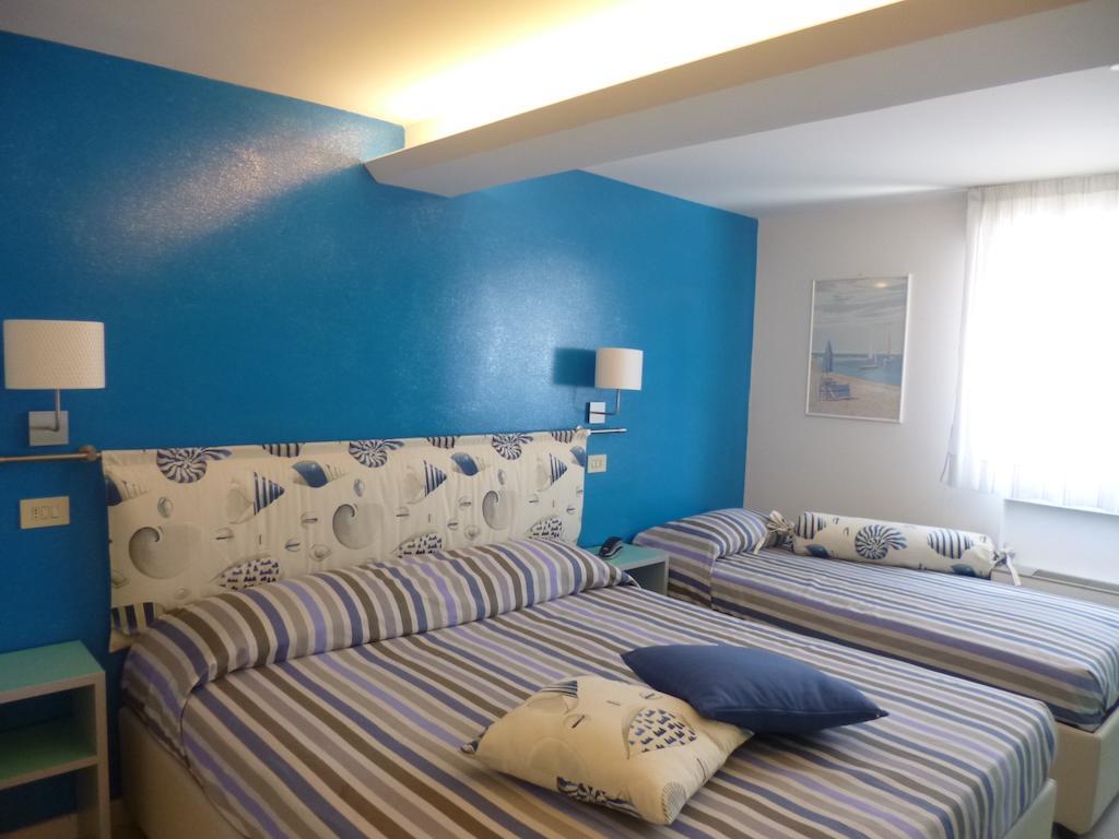 Hotel Mon Pays Riccione Bilik gambar